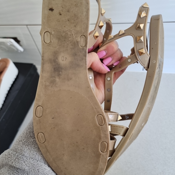 🎈SALE🎈Studded nude and gold Sandals size 40 - Picture 2 of 2